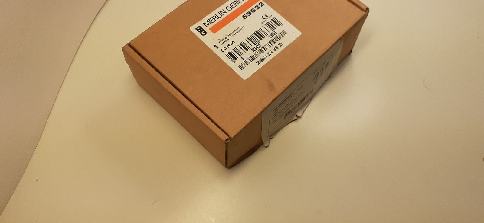 MERLIN GERIN SCHNEİDER ELECTRİC CCT640 VT VOLTAGE CONNECTOR 59632 (NEW)