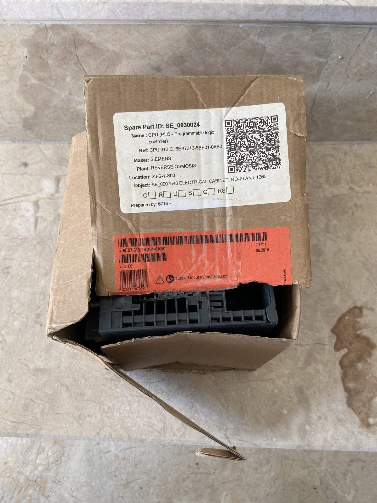SIEMENS 3x 6ES7 322-1BH01-0AA0,  2x 6ES7 321-1BH02-0AA0, 1x 6ES7 331-7KF02-0AB0