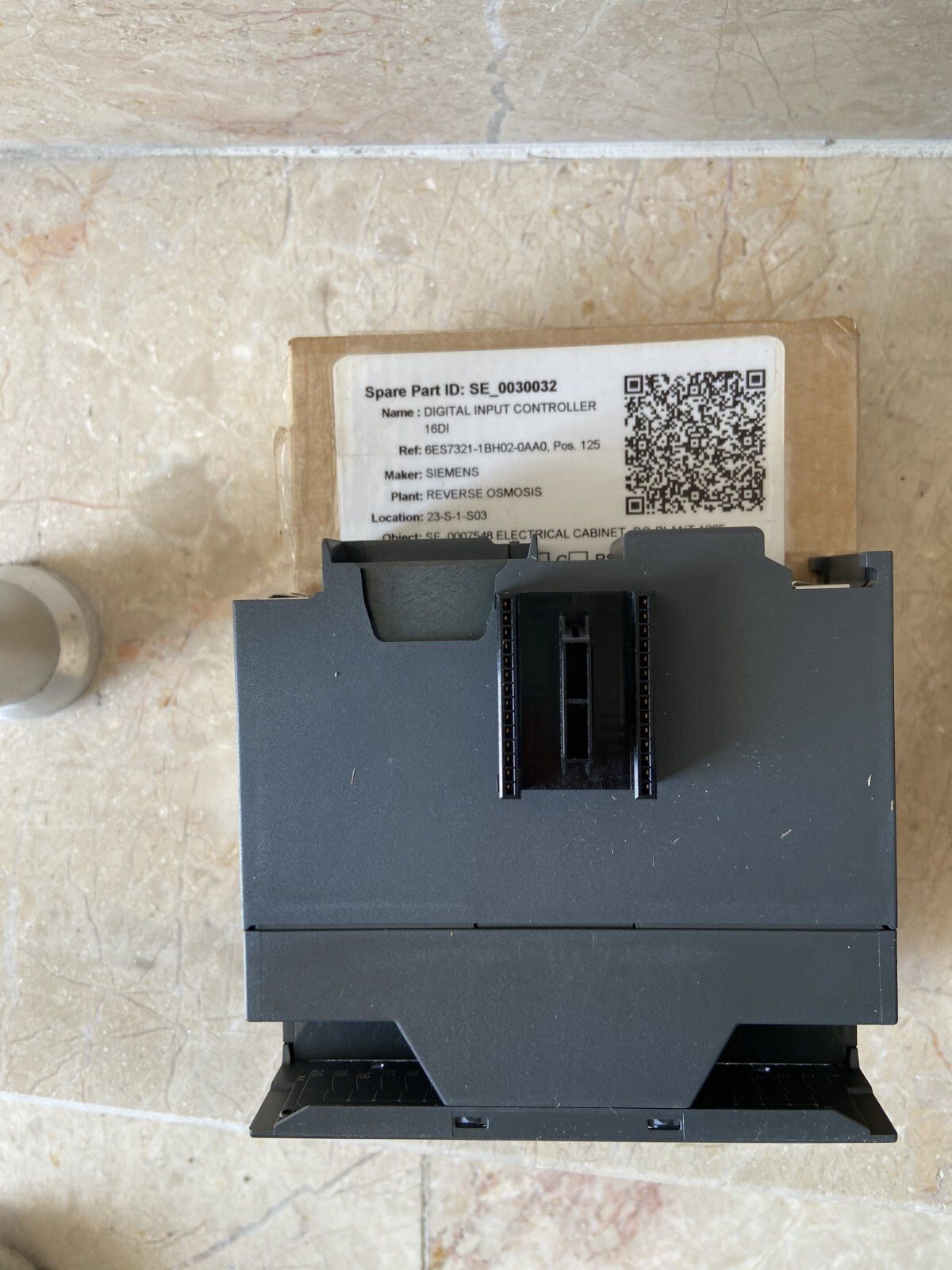 SIEMENS 3x 6ES7 322-1BH01-0AA0,  2x 6ES7 321-1BH02-0AA0, 1x 6ES7 331-7KF02-0AB0