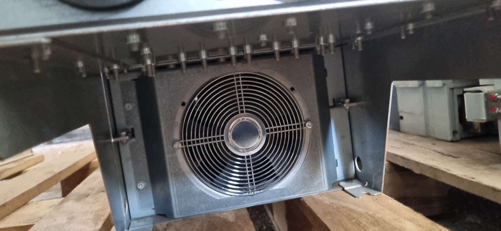 ABB ACS880-01-240A-5 Wall-mounted Single Drive   B056, E201