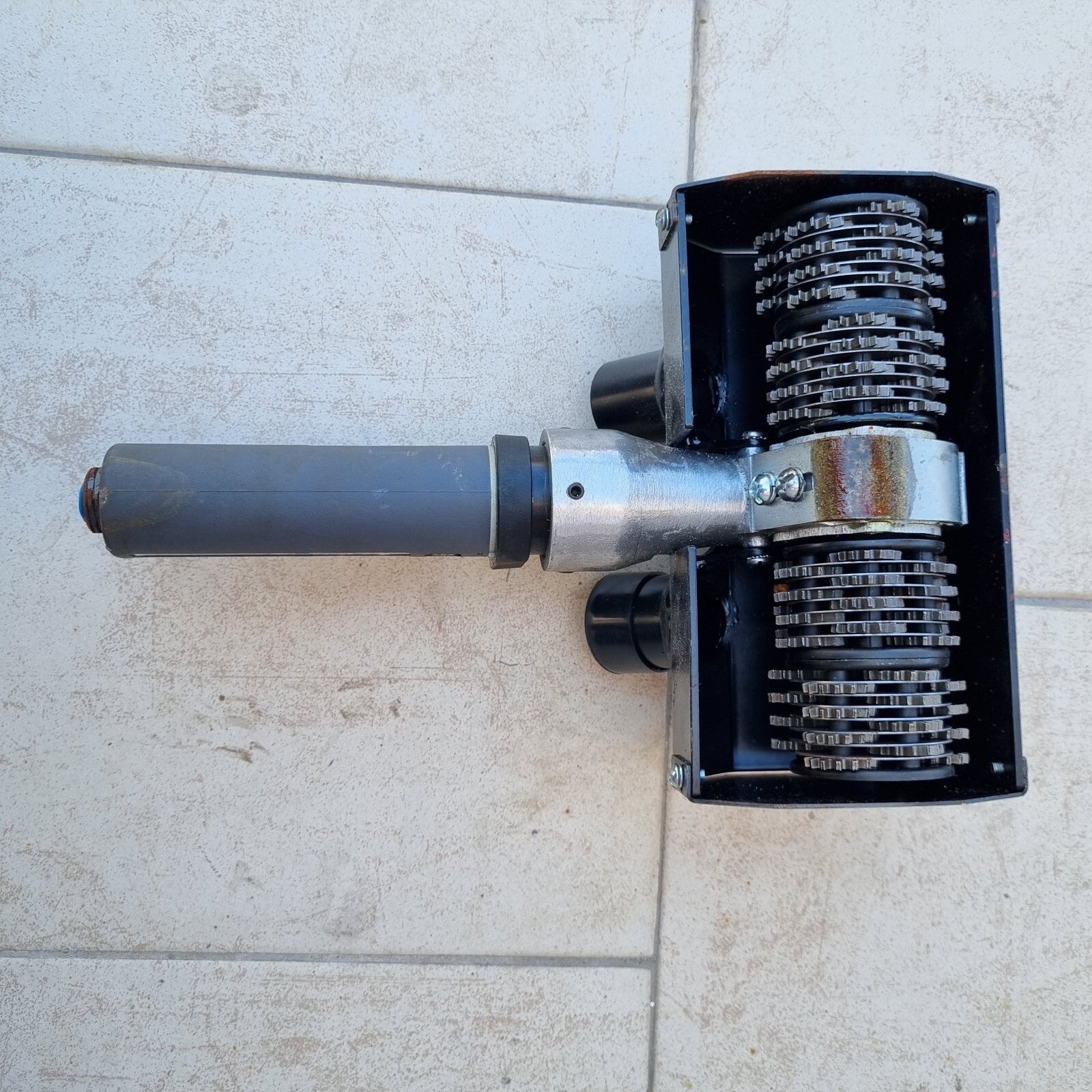Aurand - KP5EV Pneumatic 8" Surface Scaler, Vac -1