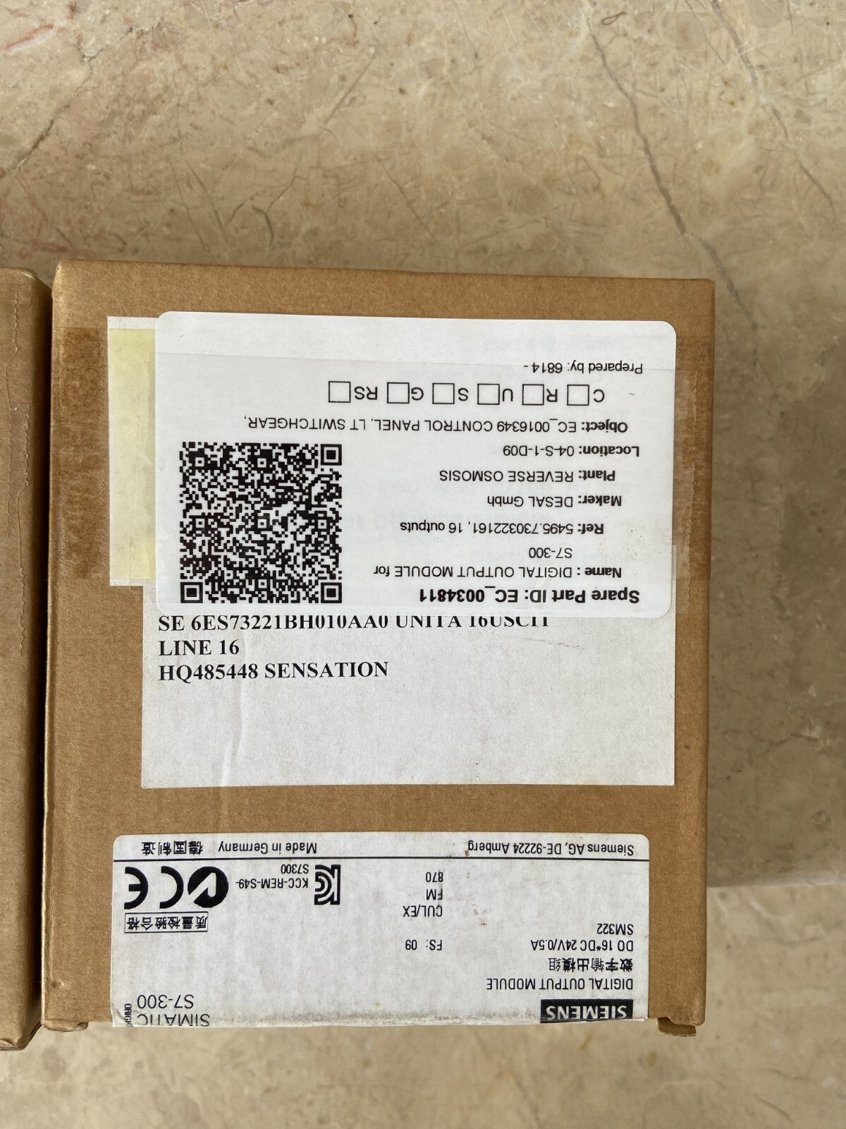 SIEMENS SEALED 2x 6ES7 322-1BH01-0AA0 1x 6ES7 322-1BL00-0AA0 Modules