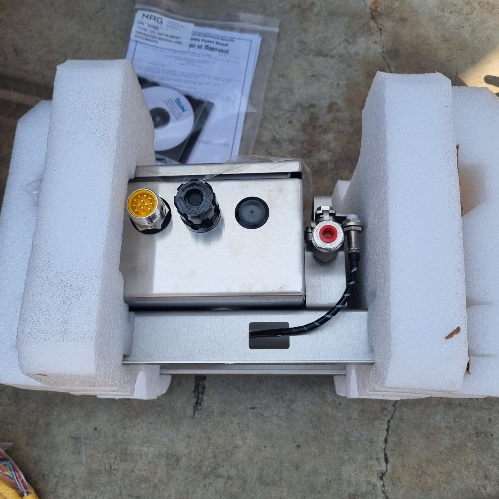 NAG MARINE TD-107C 15PPM OIL CONTENT MONITOR W/SHOWN ACCESORIES AND NO CHEMICALS
