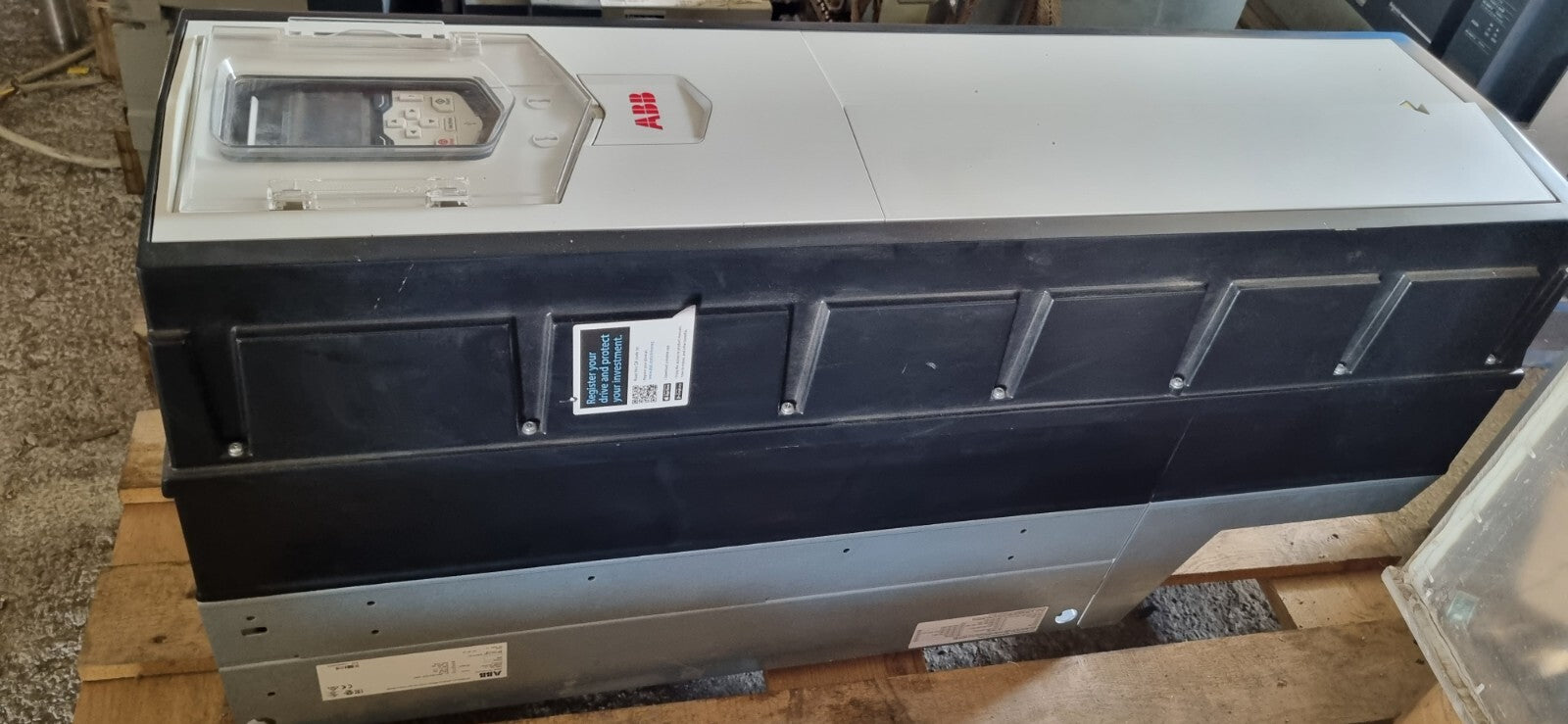 ABB ACS880-01-240A-5 Wall-mounted Single Drive   B056, E201