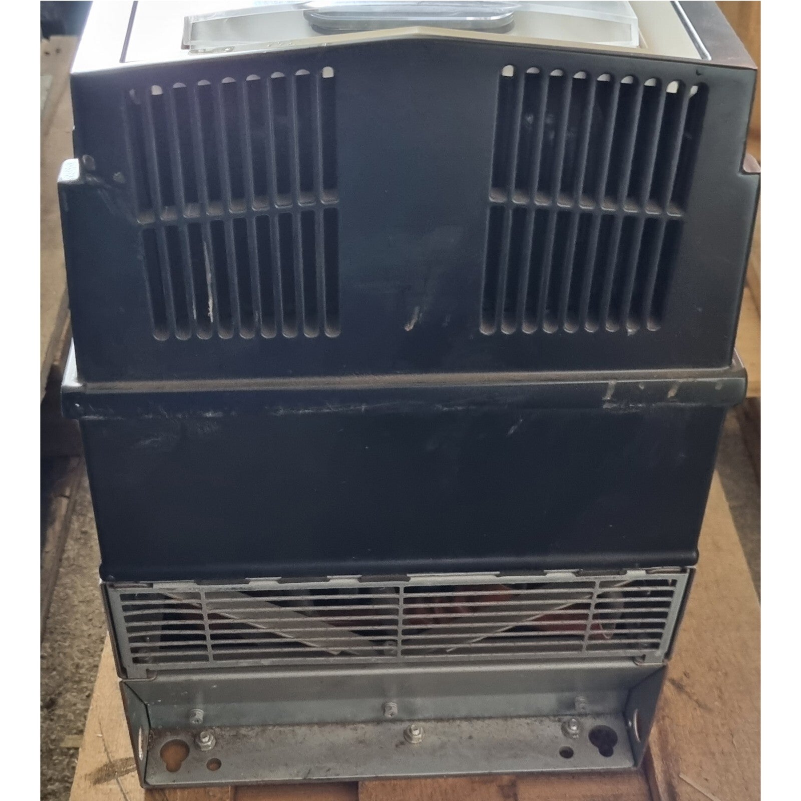 ABB ACS880-01-240A-5 Wall-mounted Single Drive   B056, E201